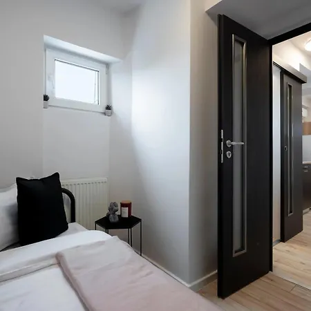 Little Base Near Old Town & Calea Victoriei * Бухарест