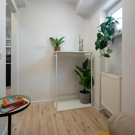 Little Base Near Old Town & Calea Victoriei Apartment *