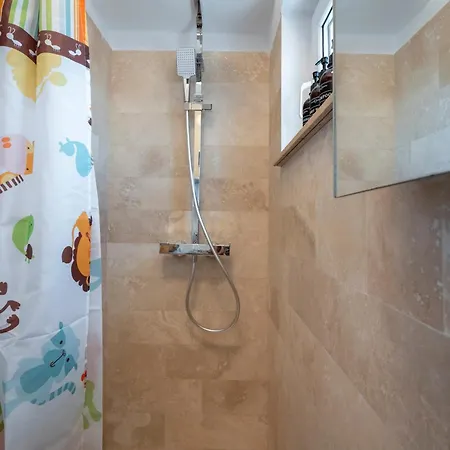 Little Base Near Old Town & Calea Victoriei Daire *
