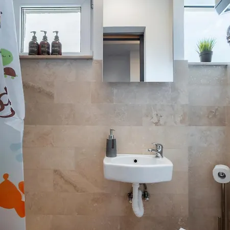 Little Base Near Old Town & Calea Victoriei דירה *