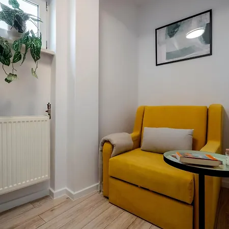 Little Base Near Old Town & Calea Victoriei Daire *