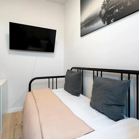 Little Base Near Old Town & Calea Victoriei Апартаменты