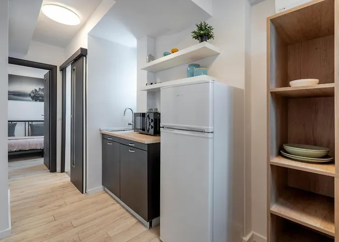 Little Base Near Old Town & Calea Victoriei * Бухарест