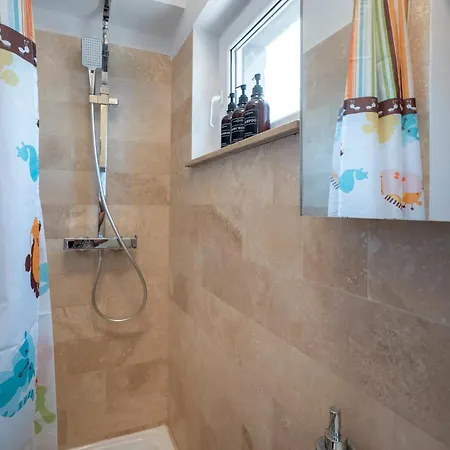 Little Base Near Old Town & Calea Victoriei *